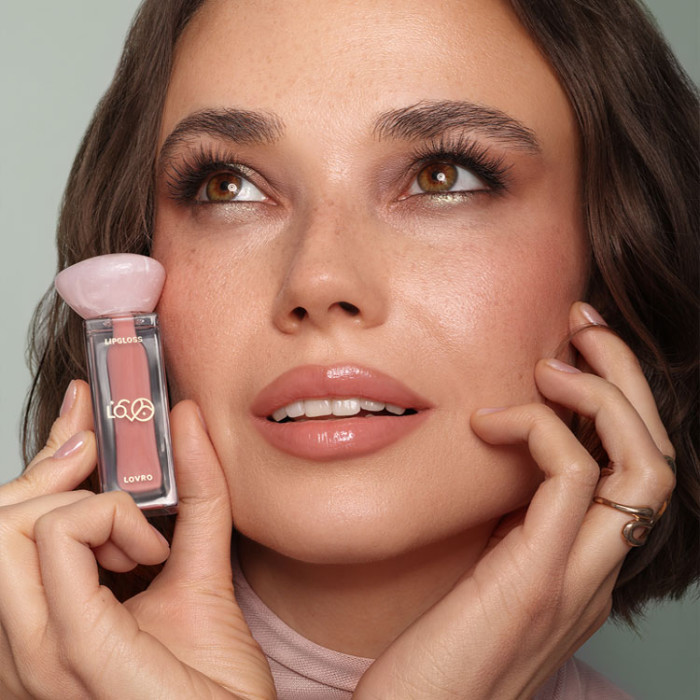 Блеск для губ LOVRO Bloomlight с эффектом визуального увеличения губ, 01 Pure Shine, 5,5 г