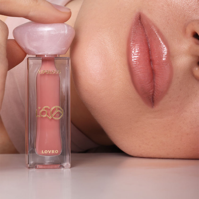 Блеск для губ LOVRO Bloomlight с эффектом визуального увеличения губ, 04 Nude Muse, 5,5 г